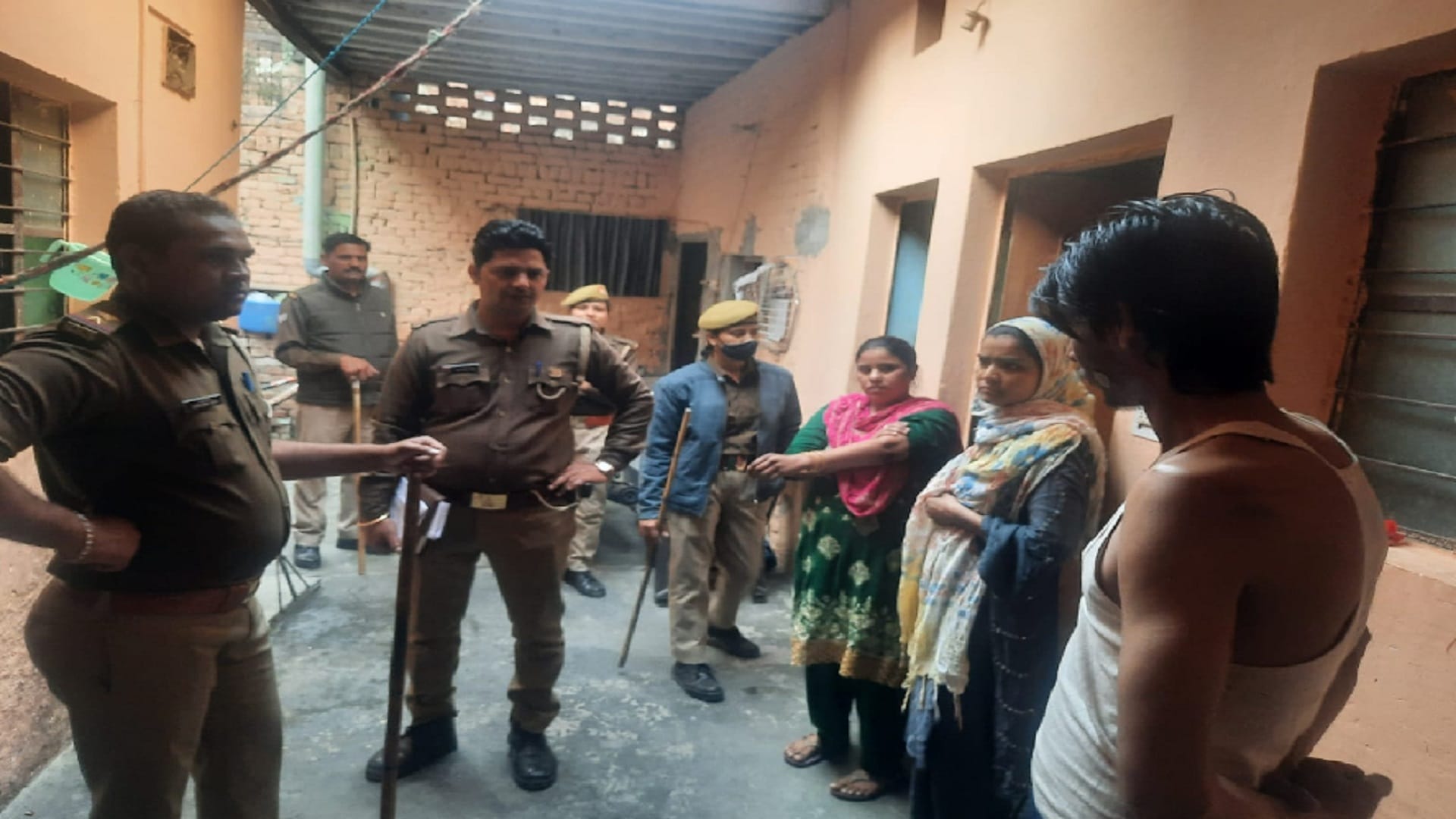 UP News: Meerut police have investigation in Lisarigate on morning time and six wanted arrested