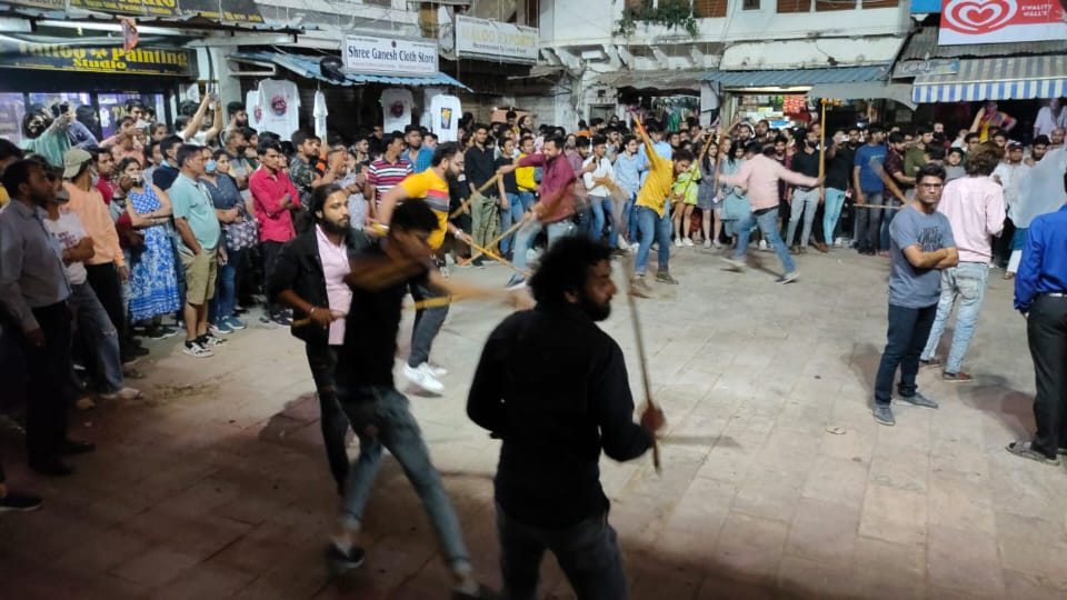 See photos of foreign tourists dance in Pushkar International Holi Festival  