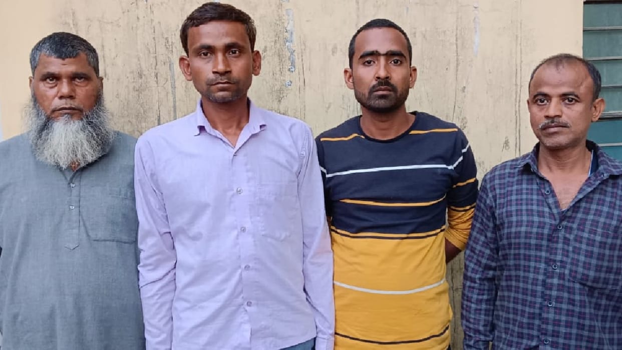 Four barabanki smugglers arrested with smack in Gorakhpur