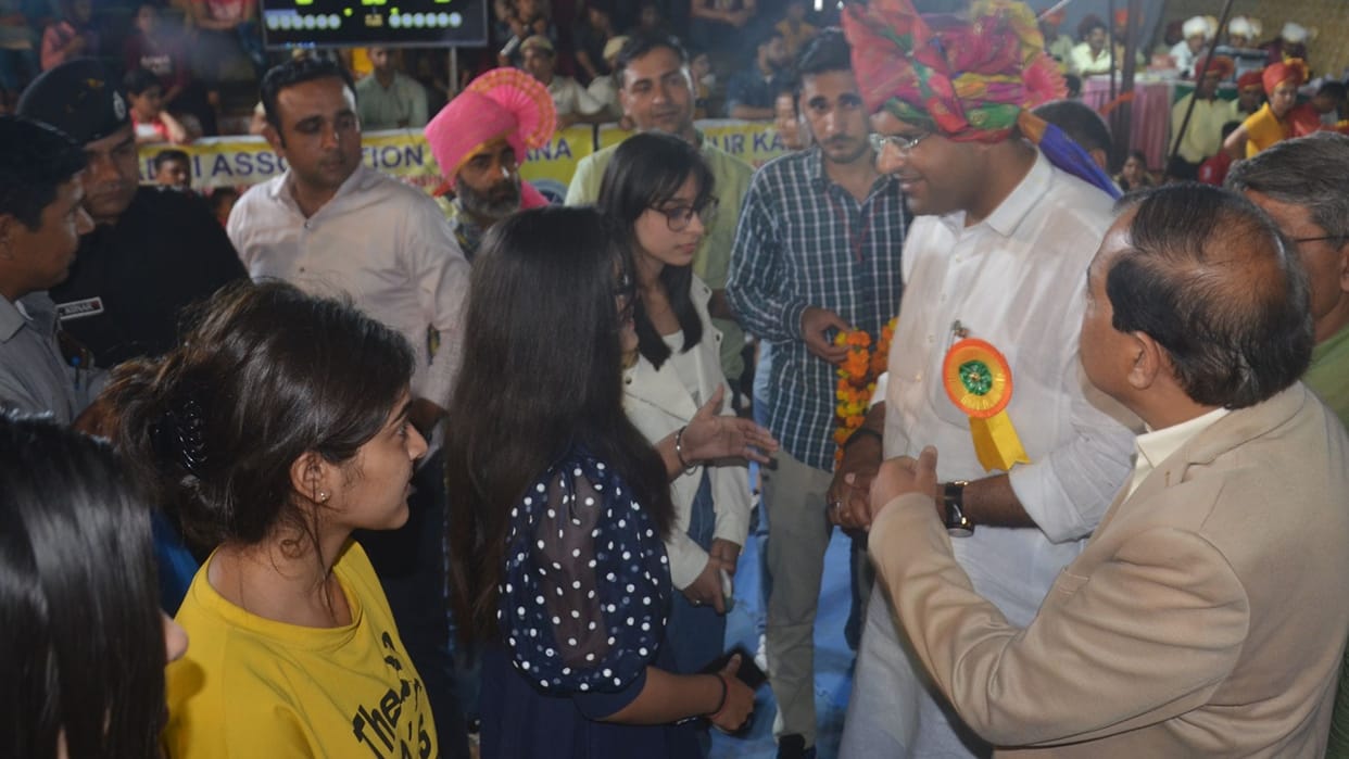 Haryana Deputy CM gave cost of returning from Ukraine to four youths