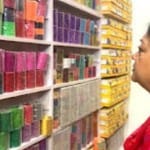 वसुंधरा राजे ने खरीदी चूड़ियां