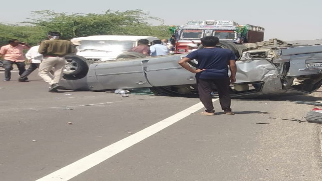 Six people including children injured in car overturn in Balotra of Barmer