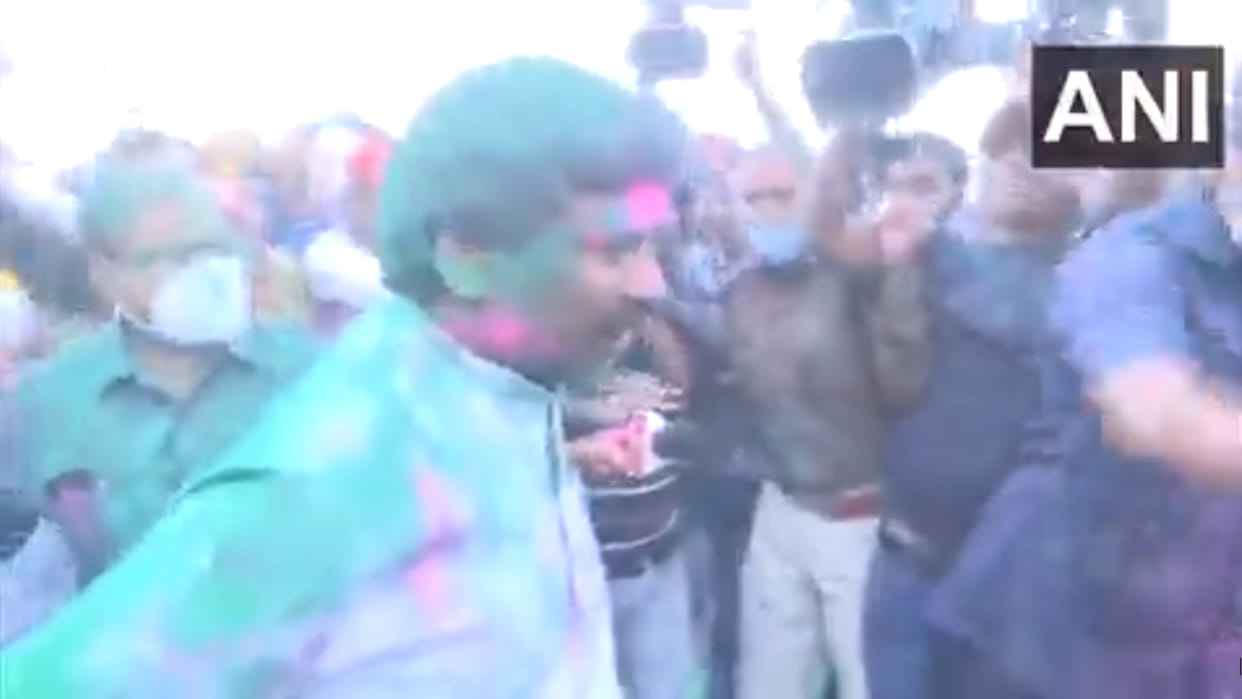 CM Hemant Soren celebrated Holi in Assembly with speaker and MLAs news in Hindi