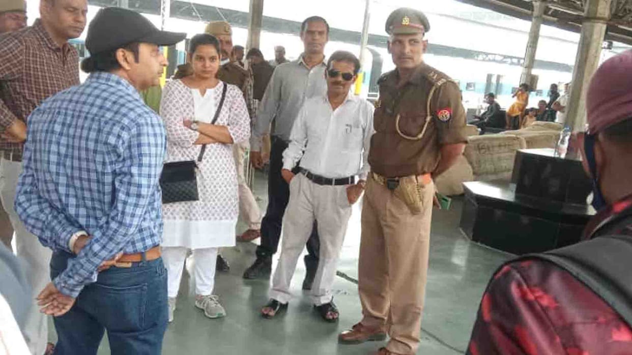 Kanpur: Raid on Kalindi Express, fear of tax evasion of lakhs