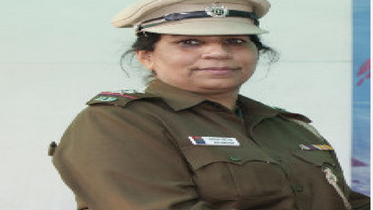 Delhi Police Lady Singham teaches sex worker children daily name is recorded in Limca book gives self-defense training
