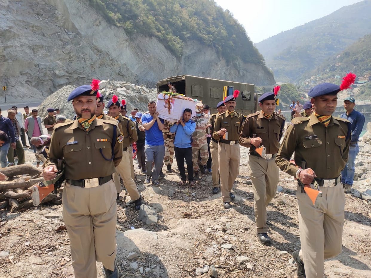 Uttarakhand: Naxalites attack in Chhattisgarh, ITBP jawan martyred in IED blast, Dead body reached home Devprayag