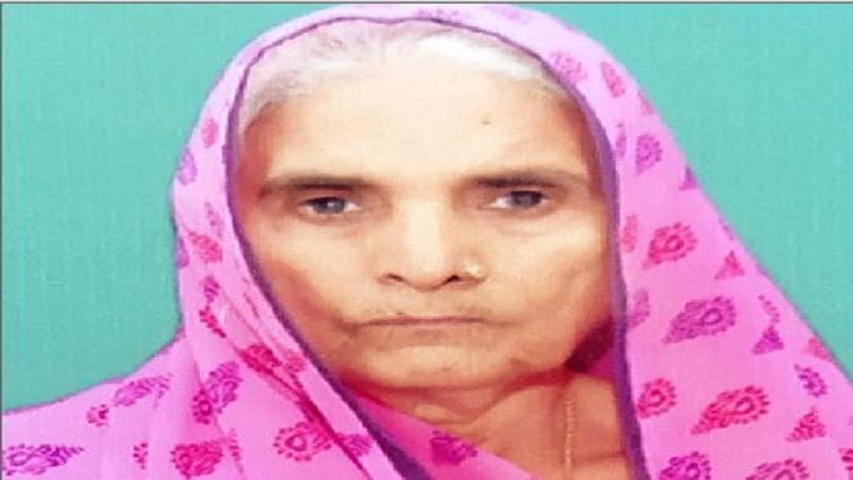Missing woman dead body found fear of murder after robbery in Firozabad 