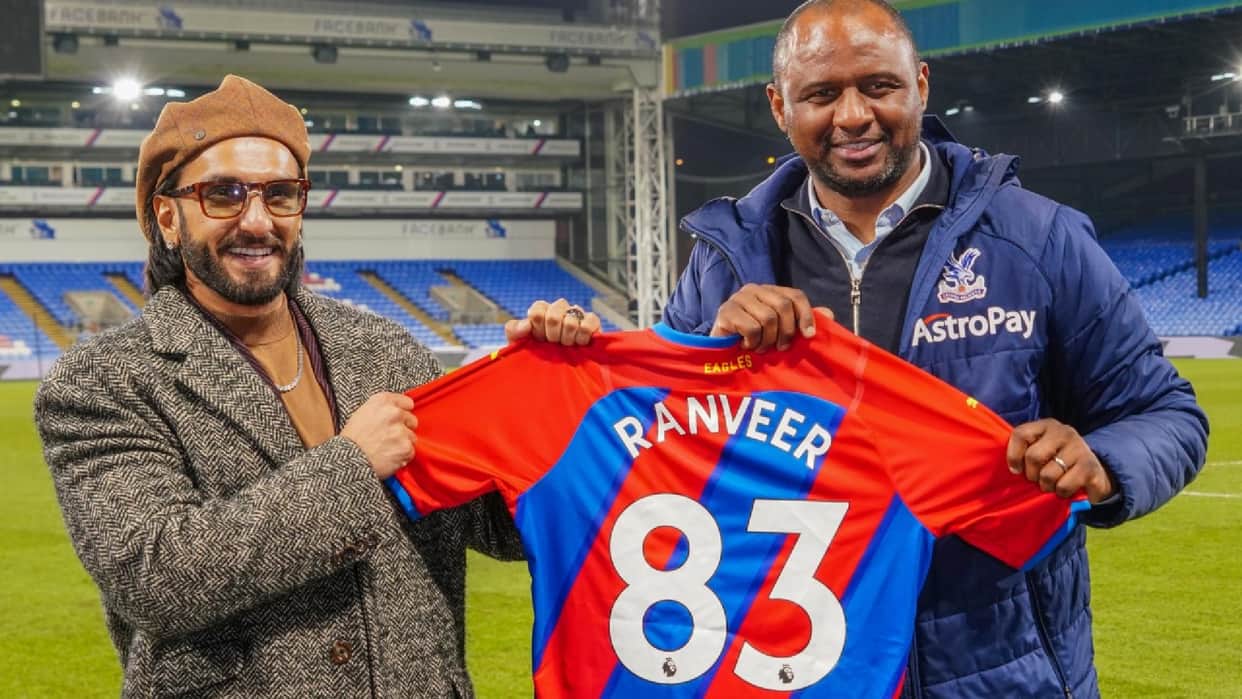 English Premier League Ranveer singh watched match between manchester city and crystal palace