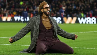 English Premier League Ranveer singh watched match between manchester city and crystal palace
