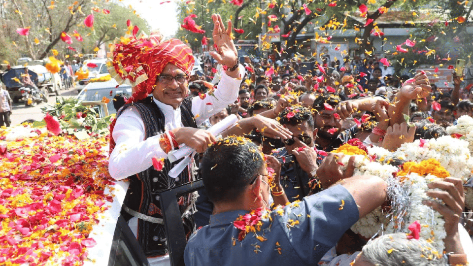 Shivraj Singh Chouhan and Sadhna Singh Participate In Bhagoria In Jhabua District