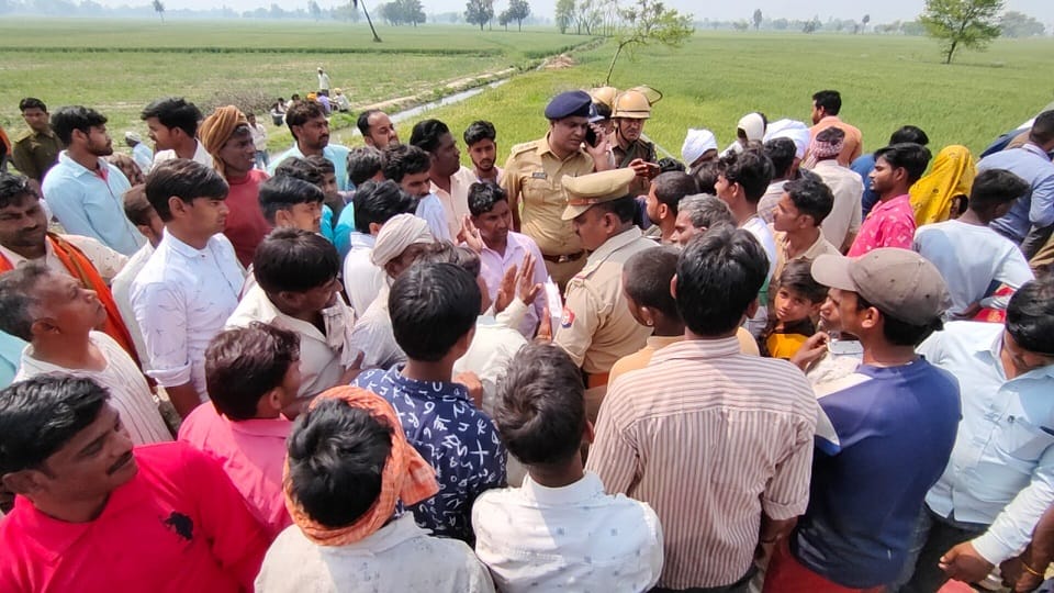 Student shot dead Angry people overturned car carrying dead body in etah