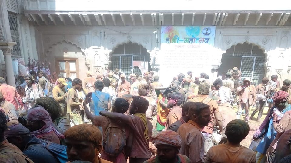 widows play holi in gopinath temple Vrindavan mathura