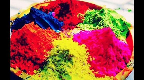 Shakunt Mathur Poem Kesar Rang Range Aangan - Amar Ujala Kavya - शकुंत ...