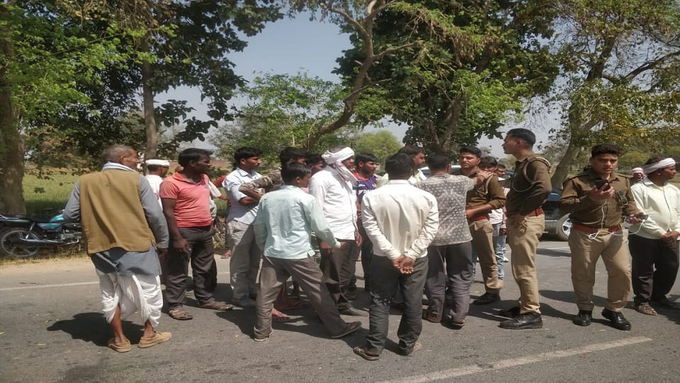Accident happened while selling ice cream over speeding truck trampled in agra