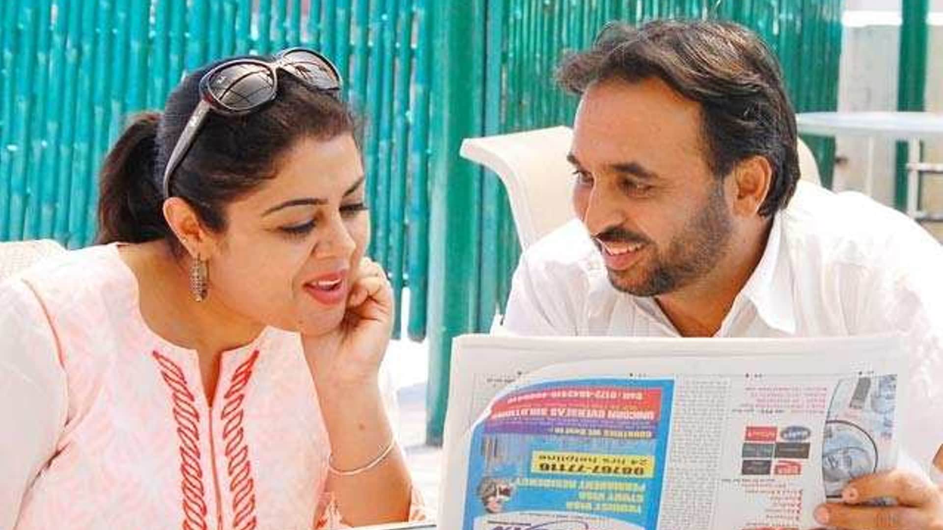 Bhagwant Mann Oath Ceremony CM of Punjab Know About His Life wife Family in Picture News in Hindi