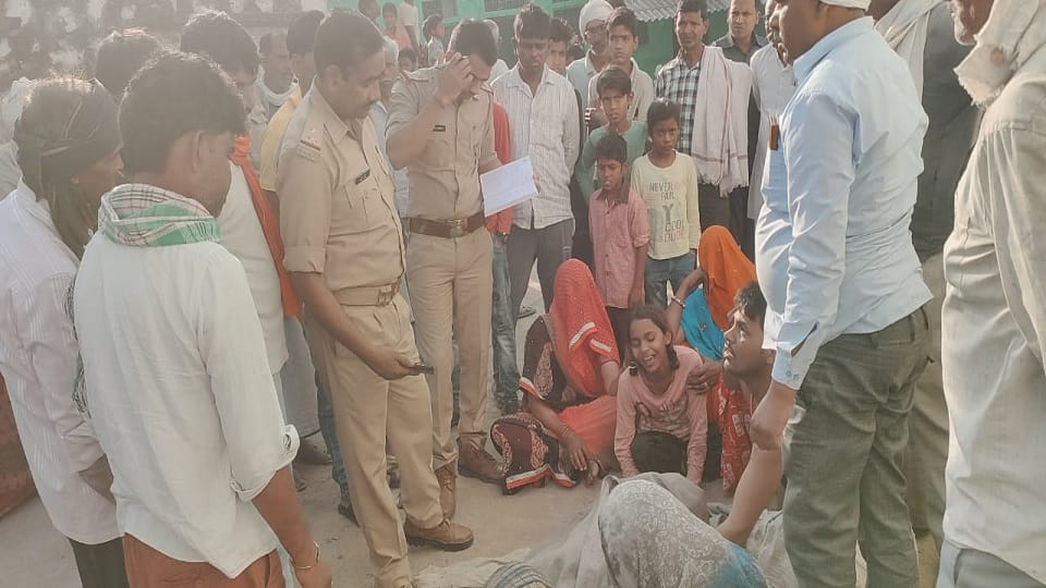 Agra Bull Attacked in jagner area farmer died on the spot