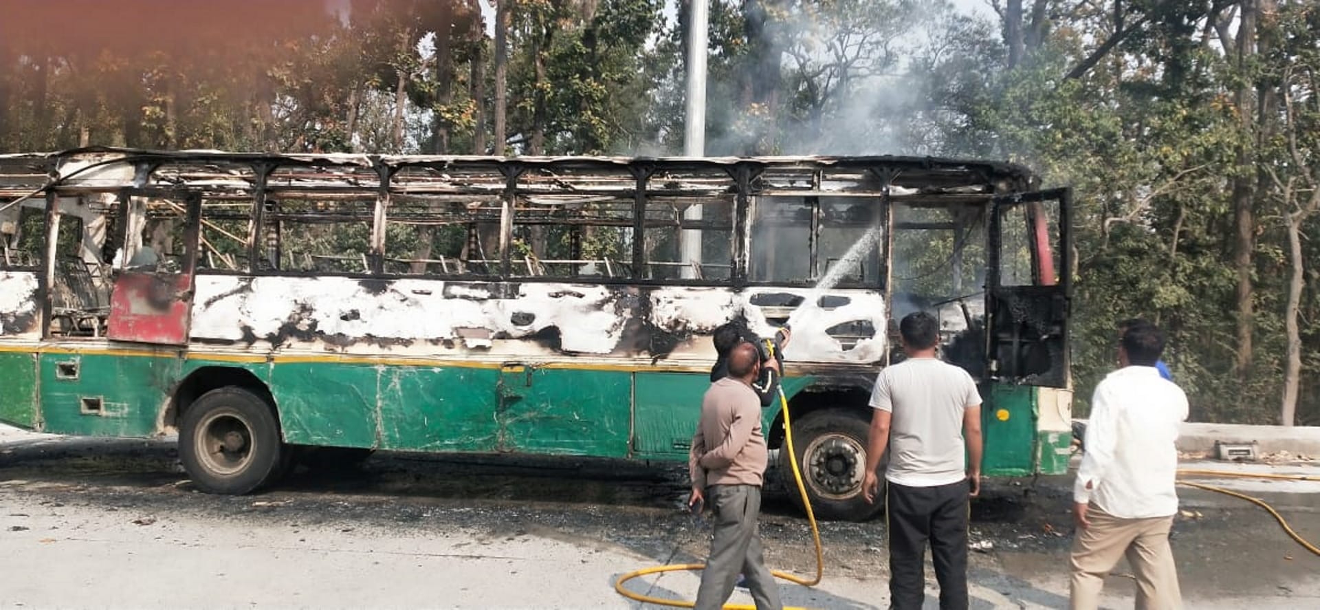 Accident in Uttarakhand : Fire broke out in UP Roadways bus going from Dehradun to Bareilly, 37 passengers were sitting in the bus,see photos