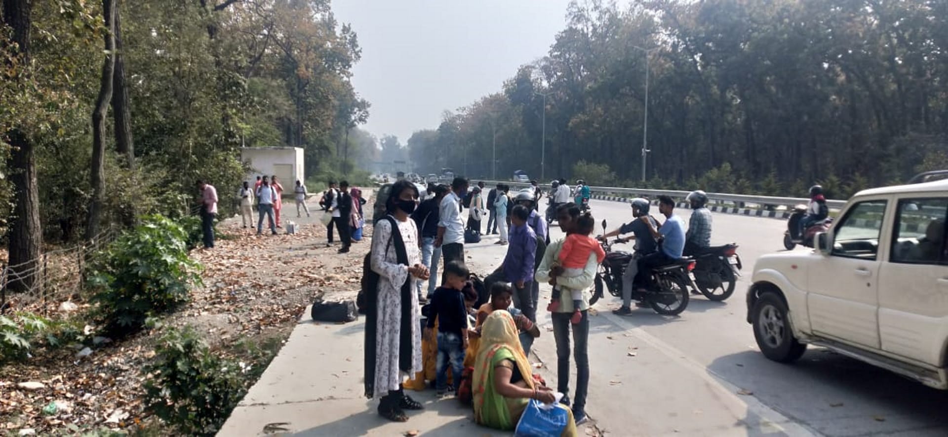 Accident in Uttarakhand : Fire broke out in UP Roadways bus going from Dehradun to Bareilly, 37 passengers were sitting in the bus,see photos