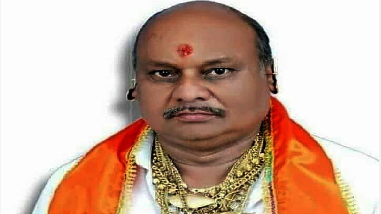 Golden Baba Manoj Sengar missing in kanpur Leave all gold silver mobile etc at home
