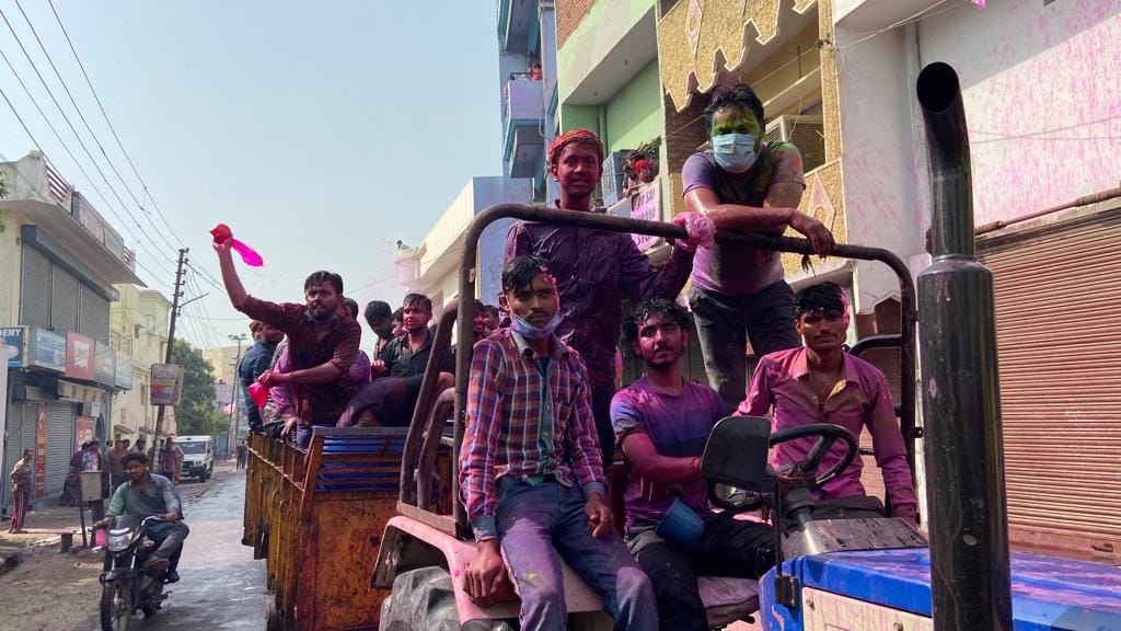 holi