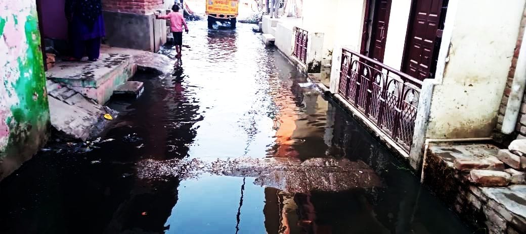 Hammer elderly residents upset due to water filling on the main road