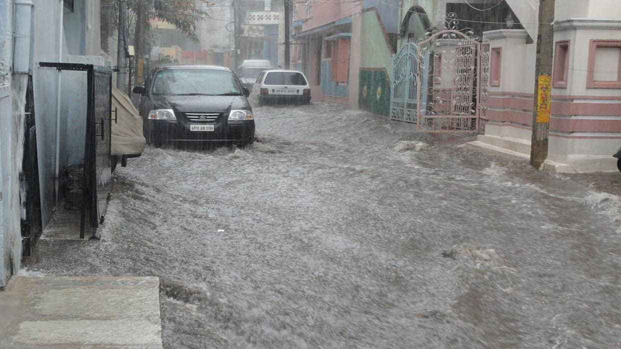 Humid heat will continue in Delhi and around heavy rain in Eastern and Southern part
