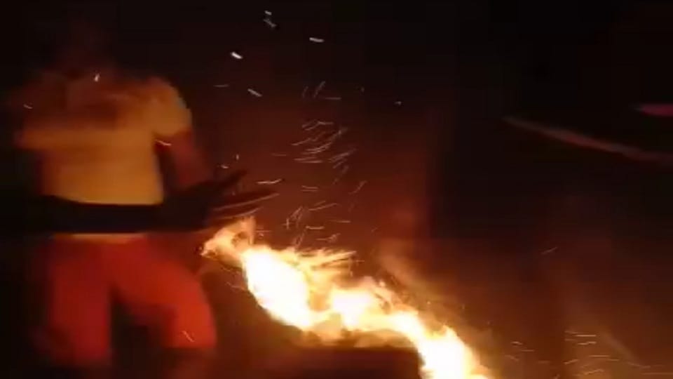 Son beats his father and sets fire to house for not giving money in Lisadi Gate of Meerut