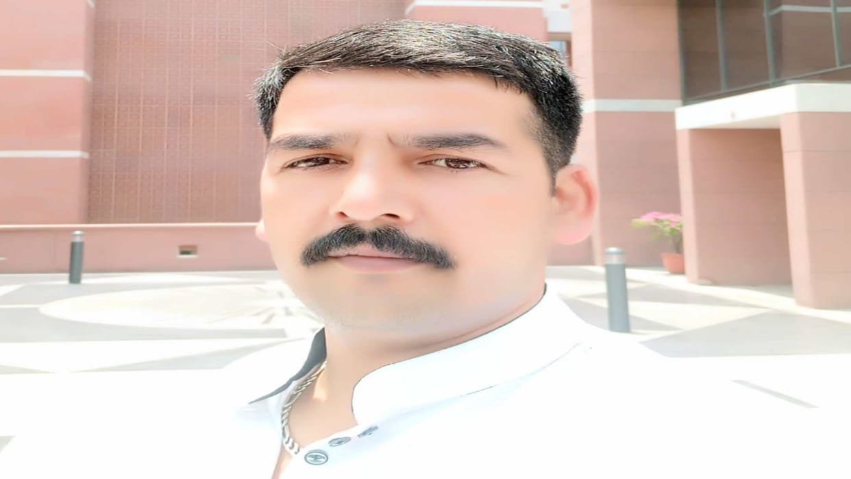 Devbhoomi Savarna Sangathan: State President Madan Thakur said that the people of the govt pelted stones on the policemen