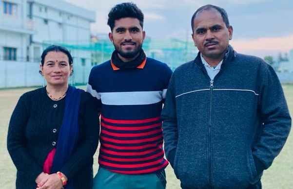 Neeraj Rathaur Cricketar of Bageshwar