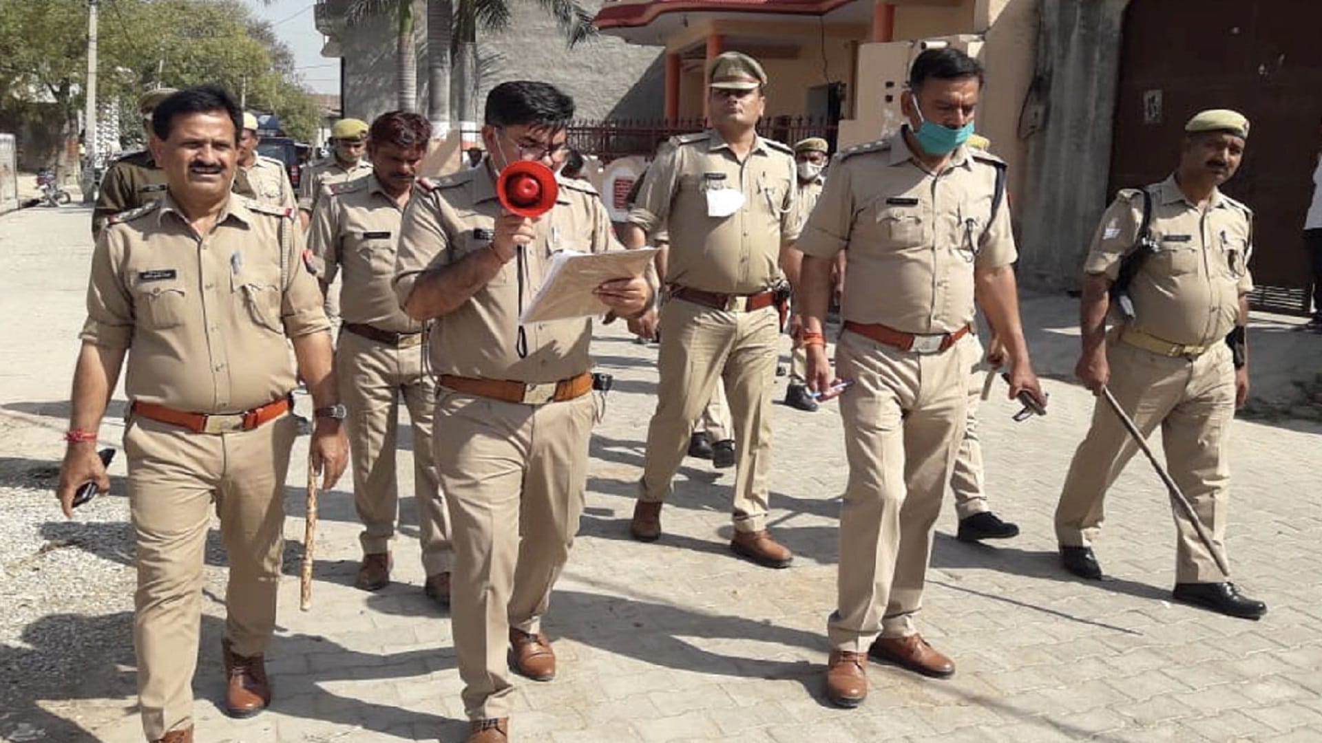 Baghpat News: Police attaches assets worth 11 lakh of accused Kapil of double murder case