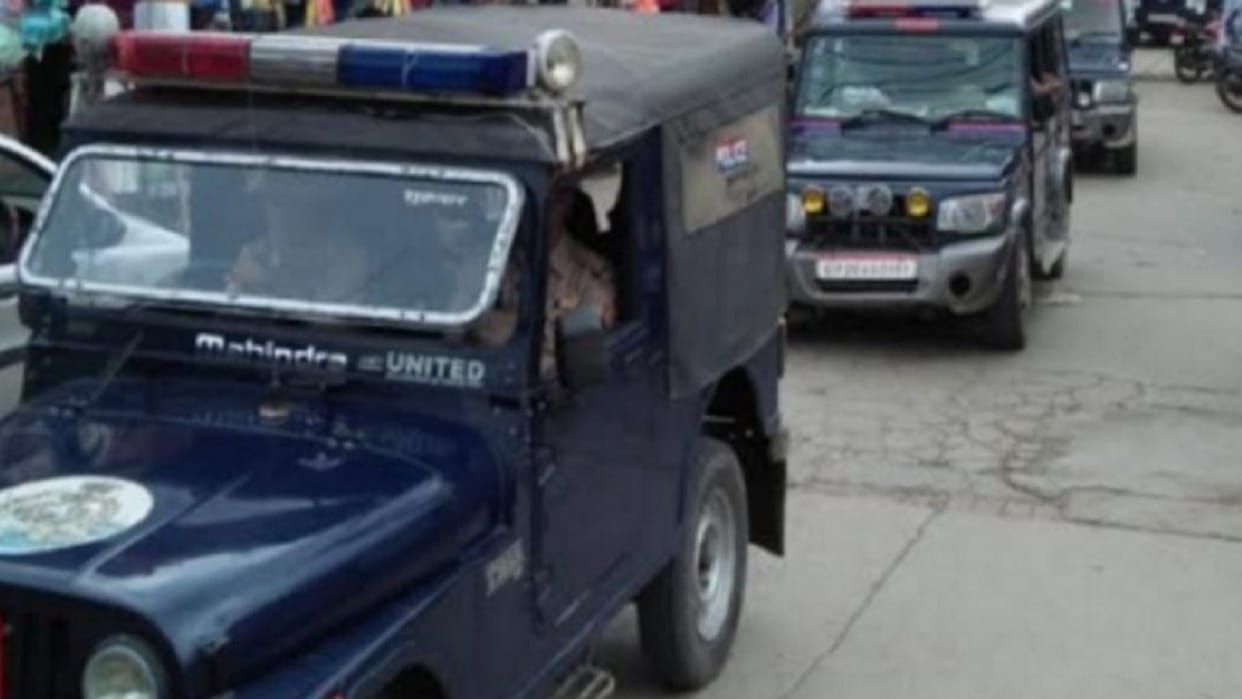 Meerut Crime News: two girl students have beaten up youths after molestation in Mawana