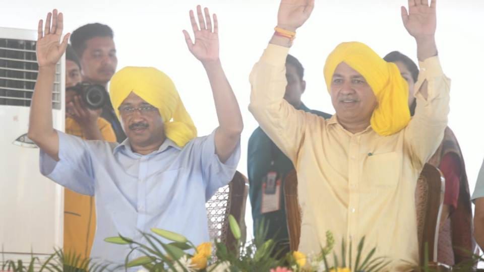 Arvind Kejriwal different style was seen in swearing in of Bhagwant Mann