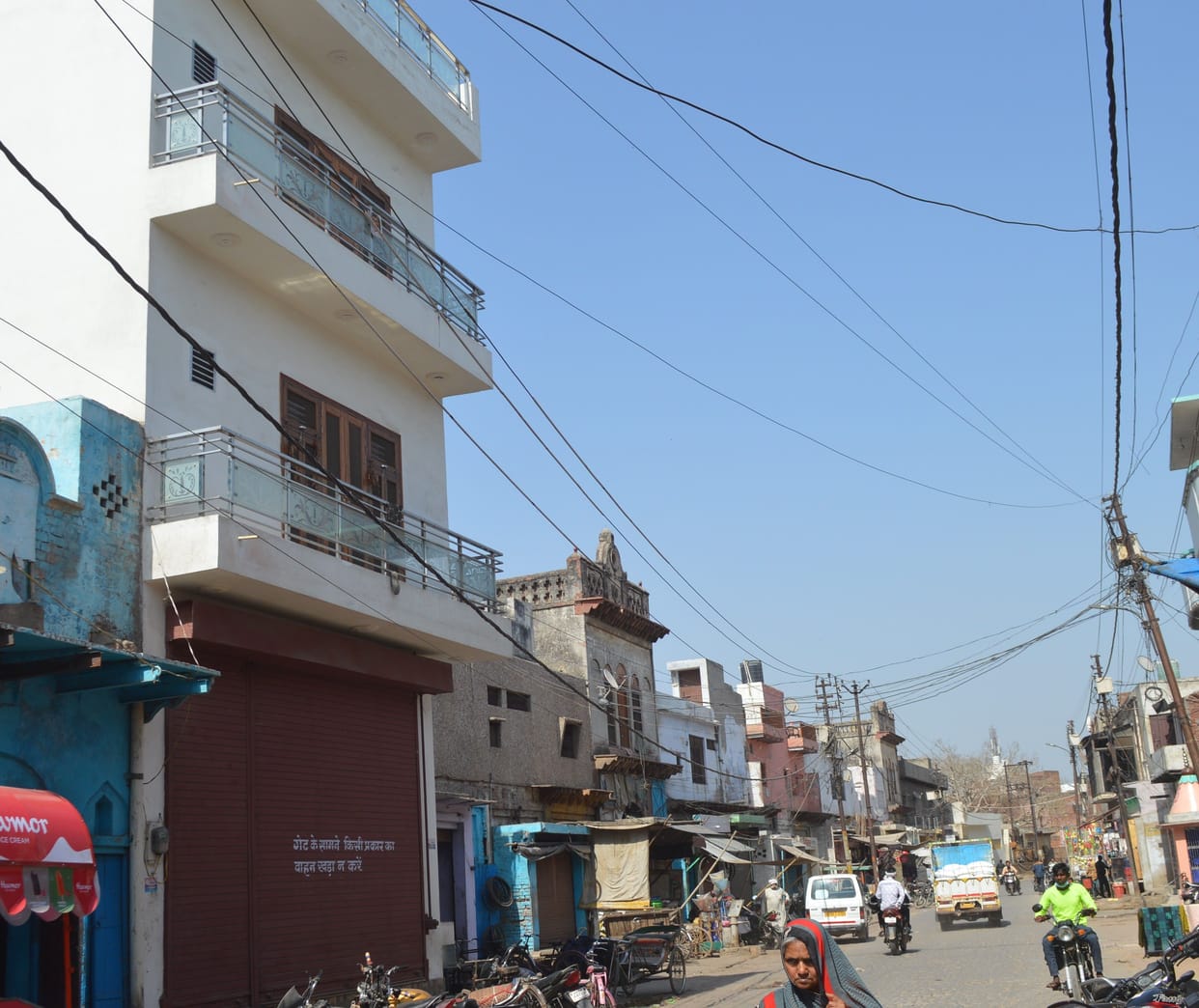 Hathras: Guard wire is not installed in most of the high tension lines of the district