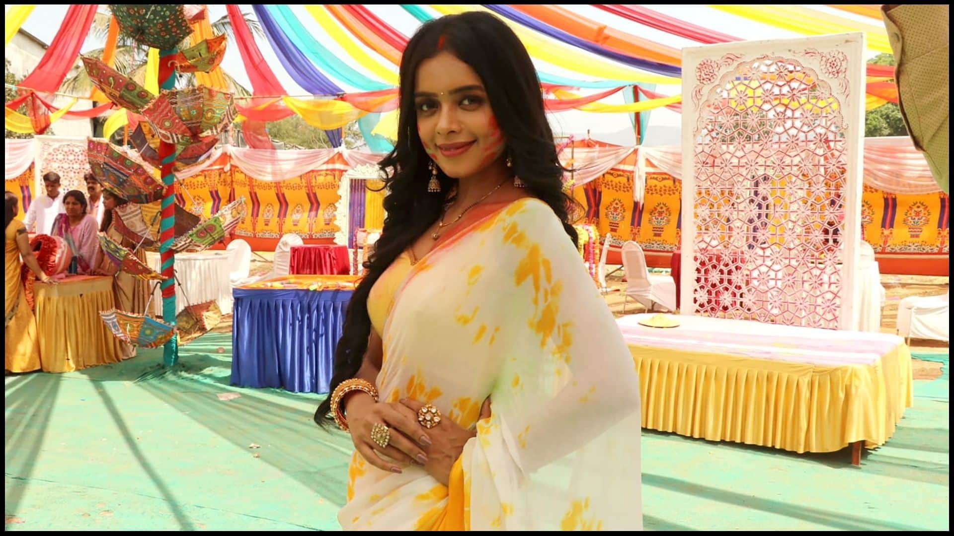 rang jau tere rang mein serial star cast celebrated holi 2022 at the set for the upcoming show, see pics