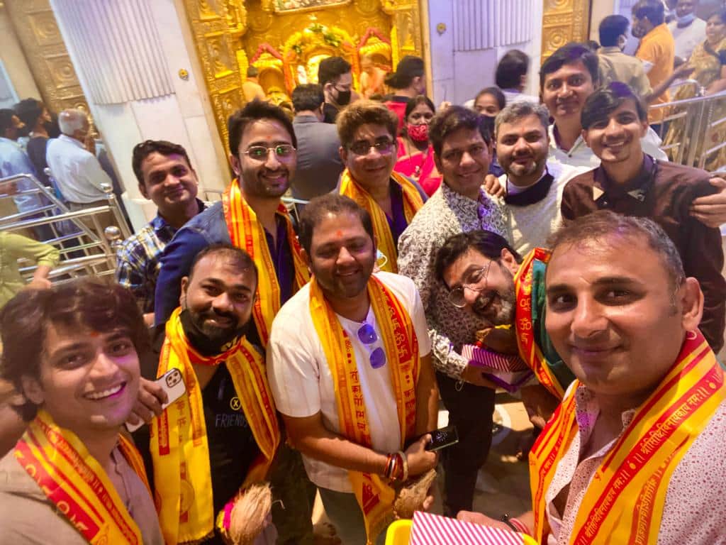 actors of tv show Wo Toh Hai Albelaa visited temple, mosque and gurudwara by offering prayers