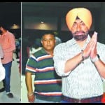 विधानसभा पहुंचे कांग्रेस विधायक प्रताप सिंह बाजवा व सुखपाल सिंह खैरा।