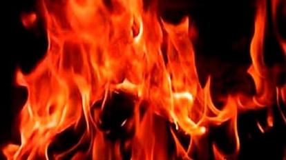 West Bengal Massive fire broke out in the building near Kolkata Raj Bhavan two injured