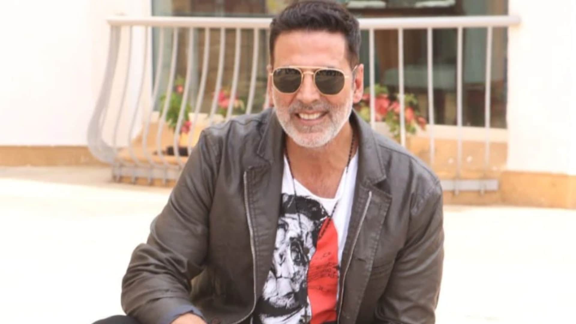 Akshay Kumar: after getting Trolled on the ad of pan masala Akshay Kumar apologizes to the fans and decided to step out from the advertisement