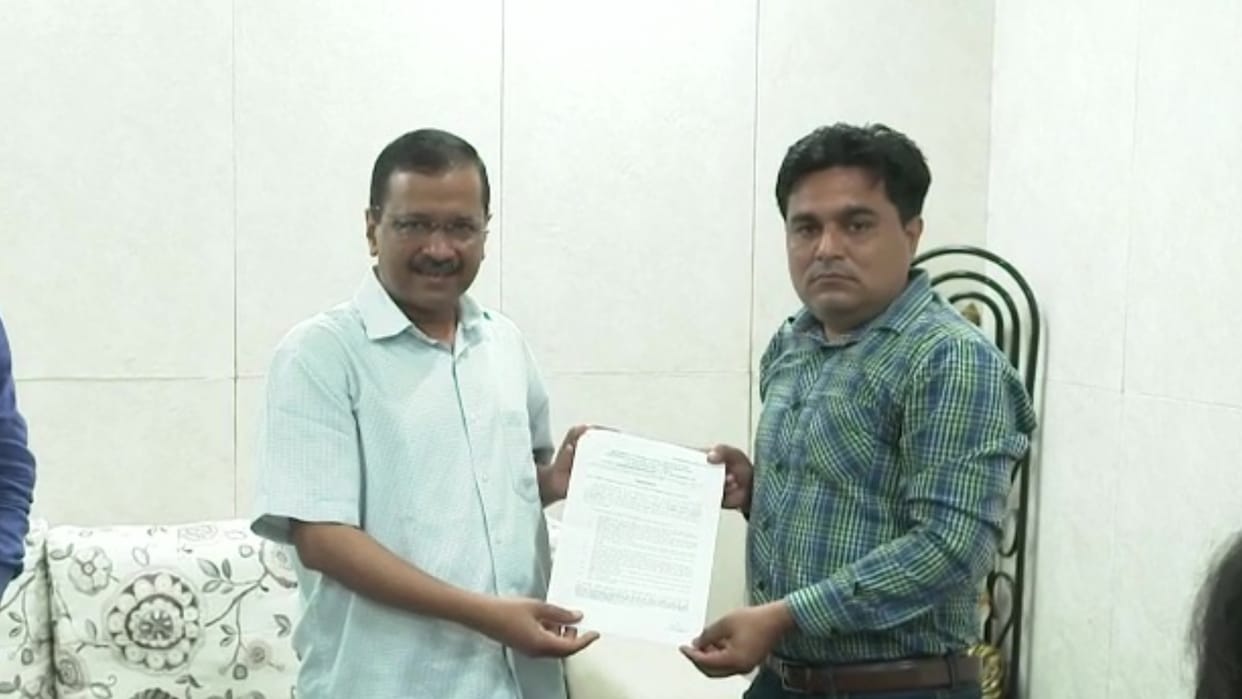 Kejriwal Government gives job to brother of IB employee ankit sharma who lost life in Delhi Riots 2020