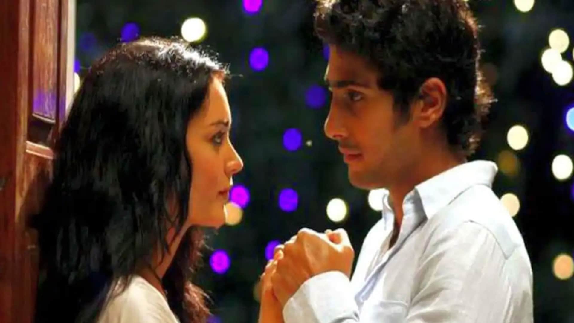 Actress Amy Jackson gets engaged to Ed Westwick shared photos on Social media read details here