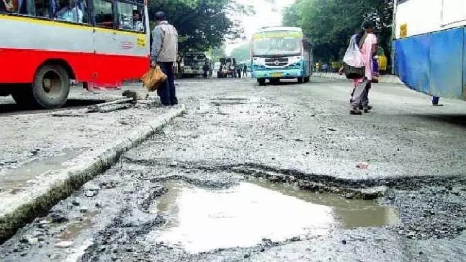 CAG report Says, BBMP roads more dangerous than State and national highways