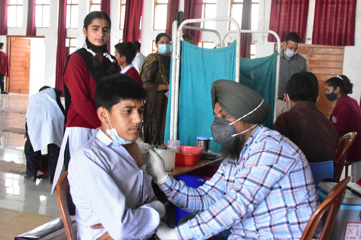 120 children vaccinated in jawahar navodya school in una