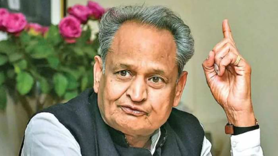 Chief Minister Gehlot inspected development work of Barkatullah Khan Stadium in Jodhpur