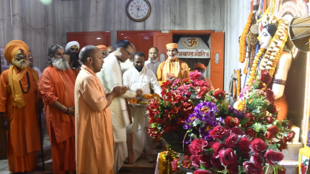 CM Yogi Adityanath reached Gorakshpeeth for first time after assembly elections