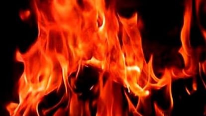 Fire broke out at fifteen places in Agra due to lamp, firecrackers and short circuit