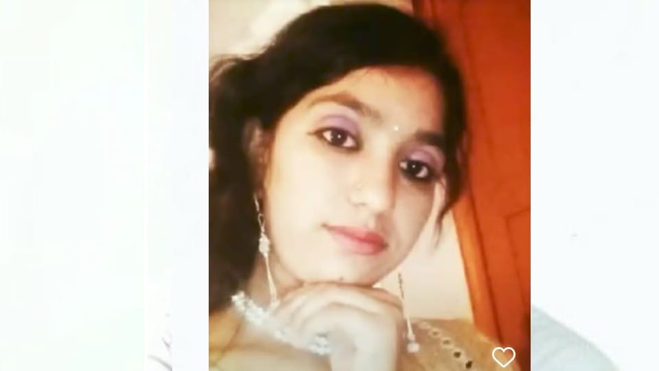 Rajasthan news girl committed suicide by jumping in pond