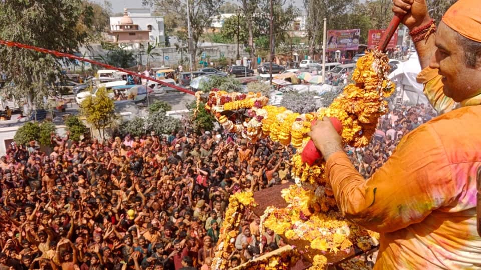 Holi 2022 celebration in priyakant ju temple in mathura