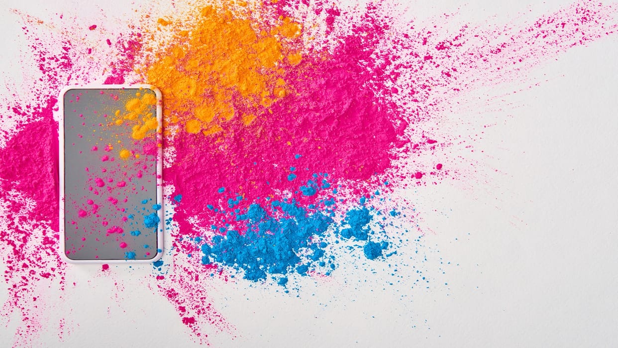 How to Protect Your Mobile Phone From Water and Colors on Holi Festival