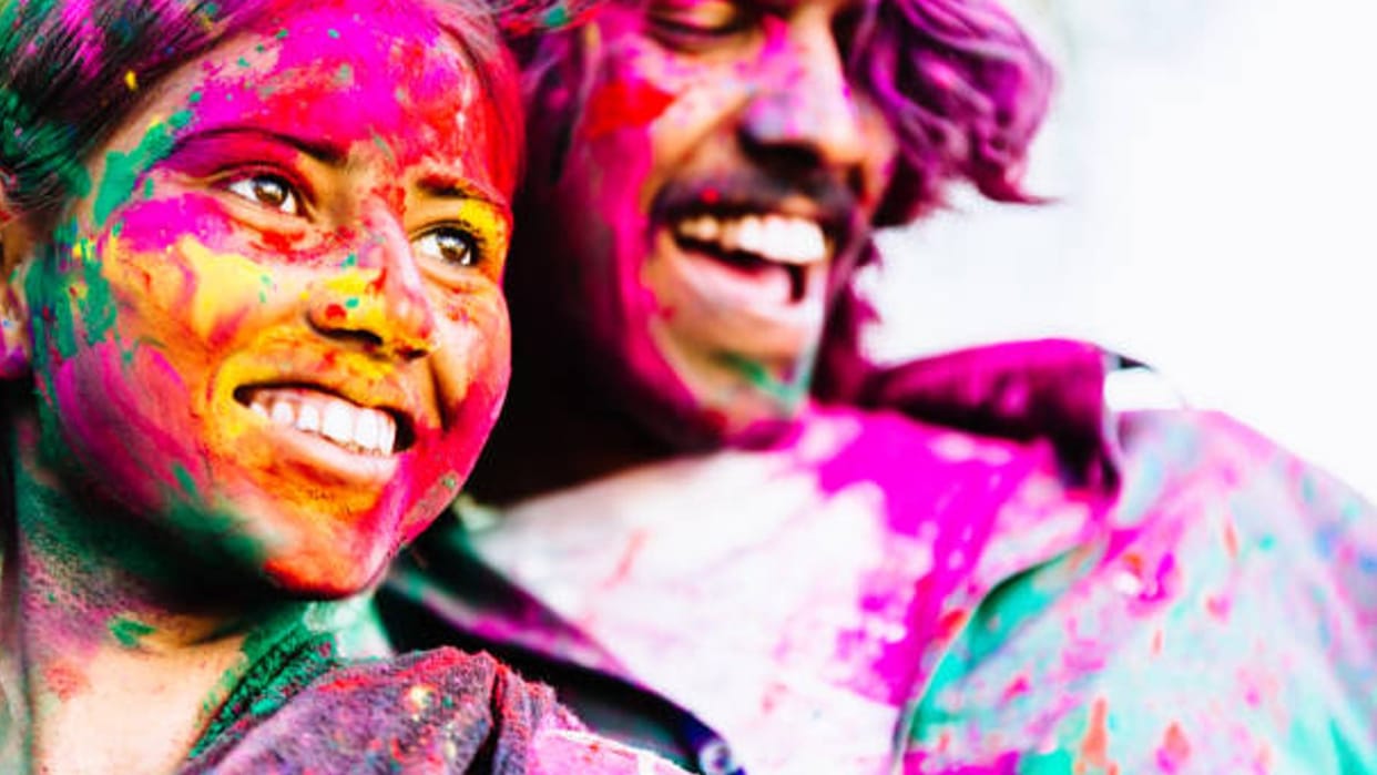 holi 2020 tradition in this village on the day of Holi the boys get married after driving away the girl