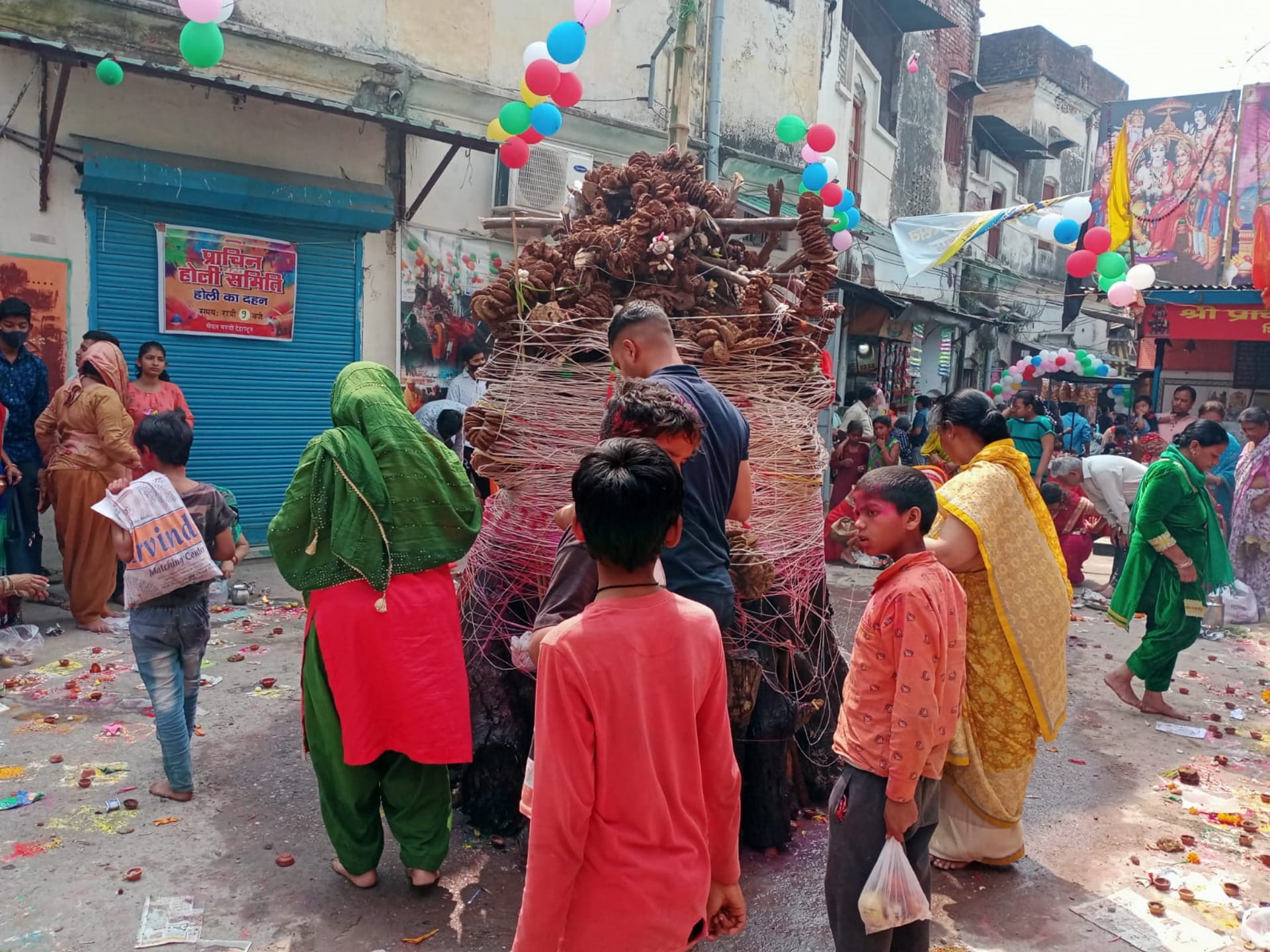 Holi 2022: Holika Dahan will have to be done in auspicious Muhurta itself, there will be no shadow of Bhadra, see photos